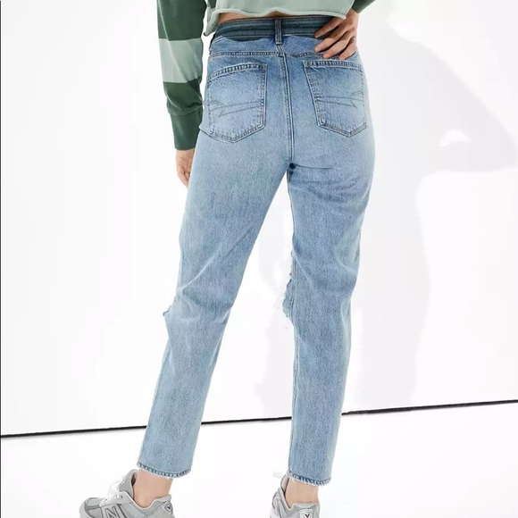 AE Highest Waist Mom Jean - Picture 4 of 4